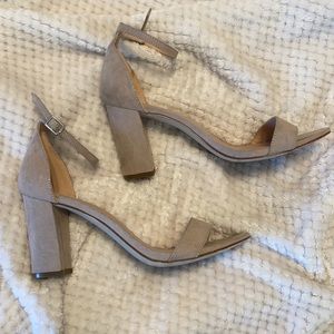 Nude heel